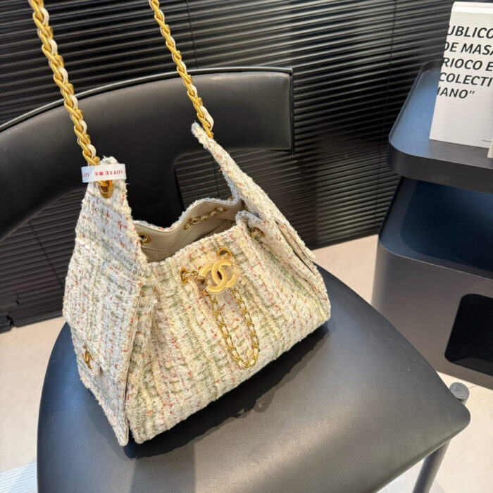 Chanel 25 Small Handbag Tweed And Gold Tone Metal 25Cm AS5293 B21178 NR774 - Image 3