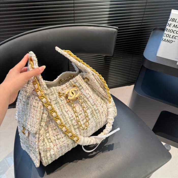 Chanel 25 Small Handbag Tweed And Gold Tone Metal 25Cm AS5293 B21178 NR774 - Image 5