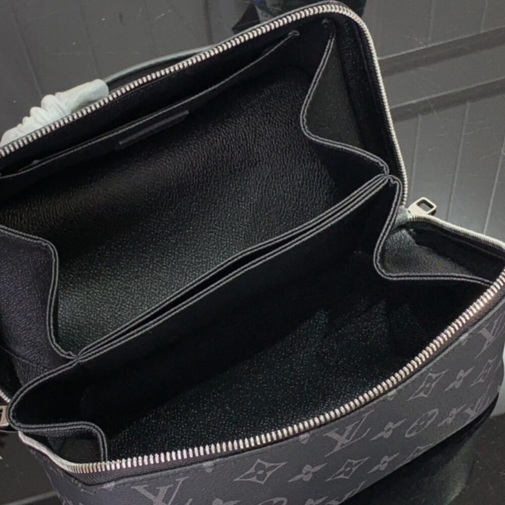 Super Vip 1:1 – Louis Vuitton Toiletry Bag Monogram Eclipse Canvas Black 24Cm M11508 - Image 8