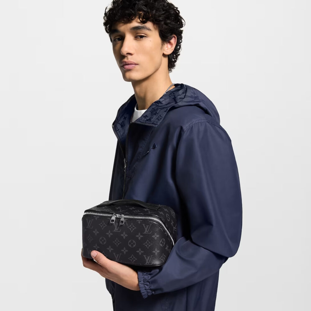 Super Vip 1:1 – Louis Vuitton Toiletry Bag Monogram Eclipse Canvas Black 24Cm M11508 - Image 9