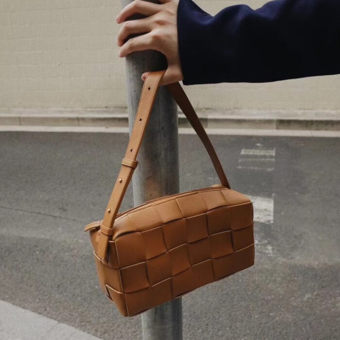 Bottega Veneta Cassette Intreccio Leather Shoulder Bag Brown 28Cm - Image 4