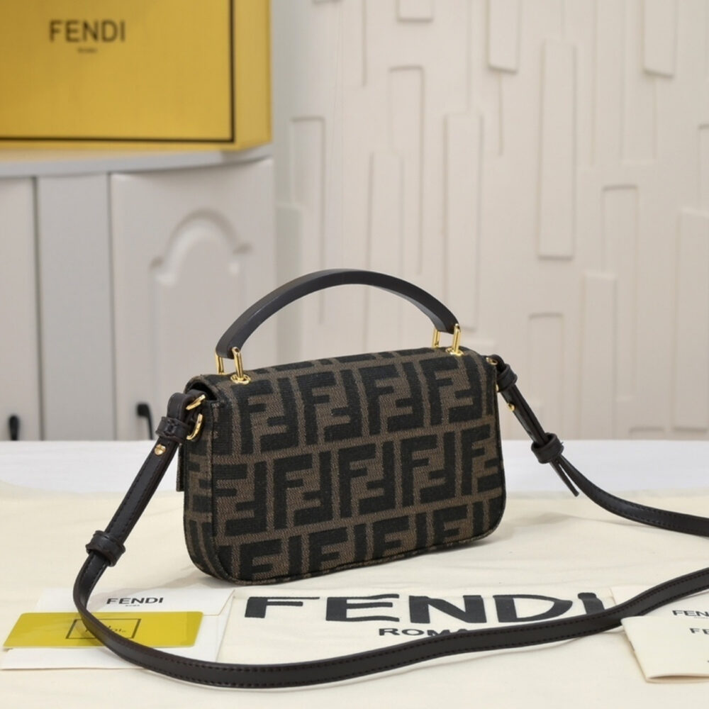 Fendi Baguette Phone Pouch Bag Brown 19Cm 7AS142AP9LF19TA - Image 3