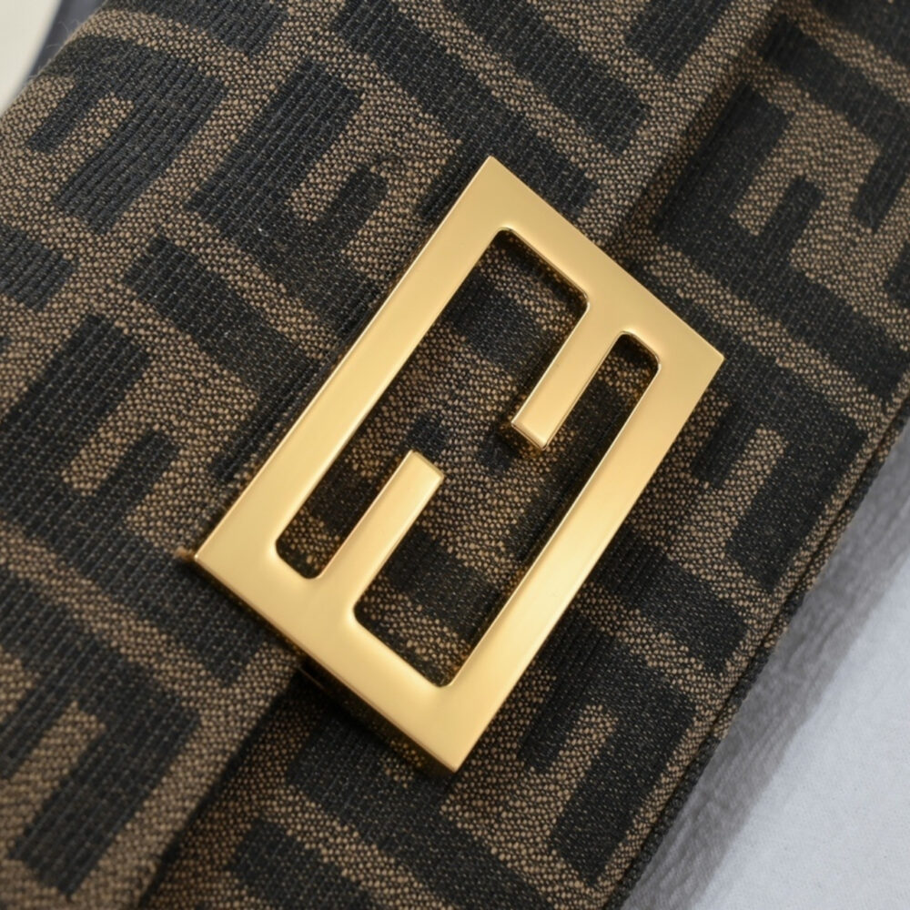 Fendi Baguette Phone Pouch Bag Brown 19Cm 7AS142AP9LF19TA - Image 4