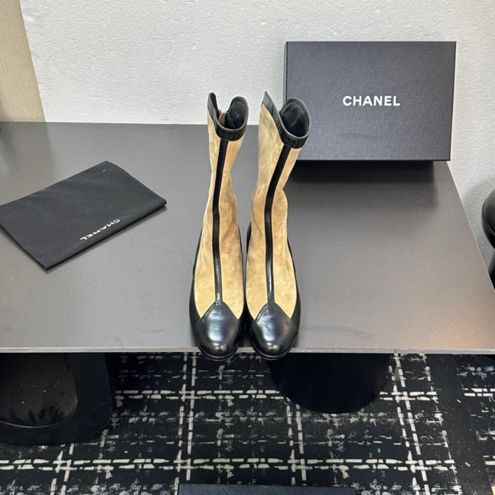 Chanel Métiers Dart High Boots Beige And Black G46591 B21103 U2030 - Image 3
