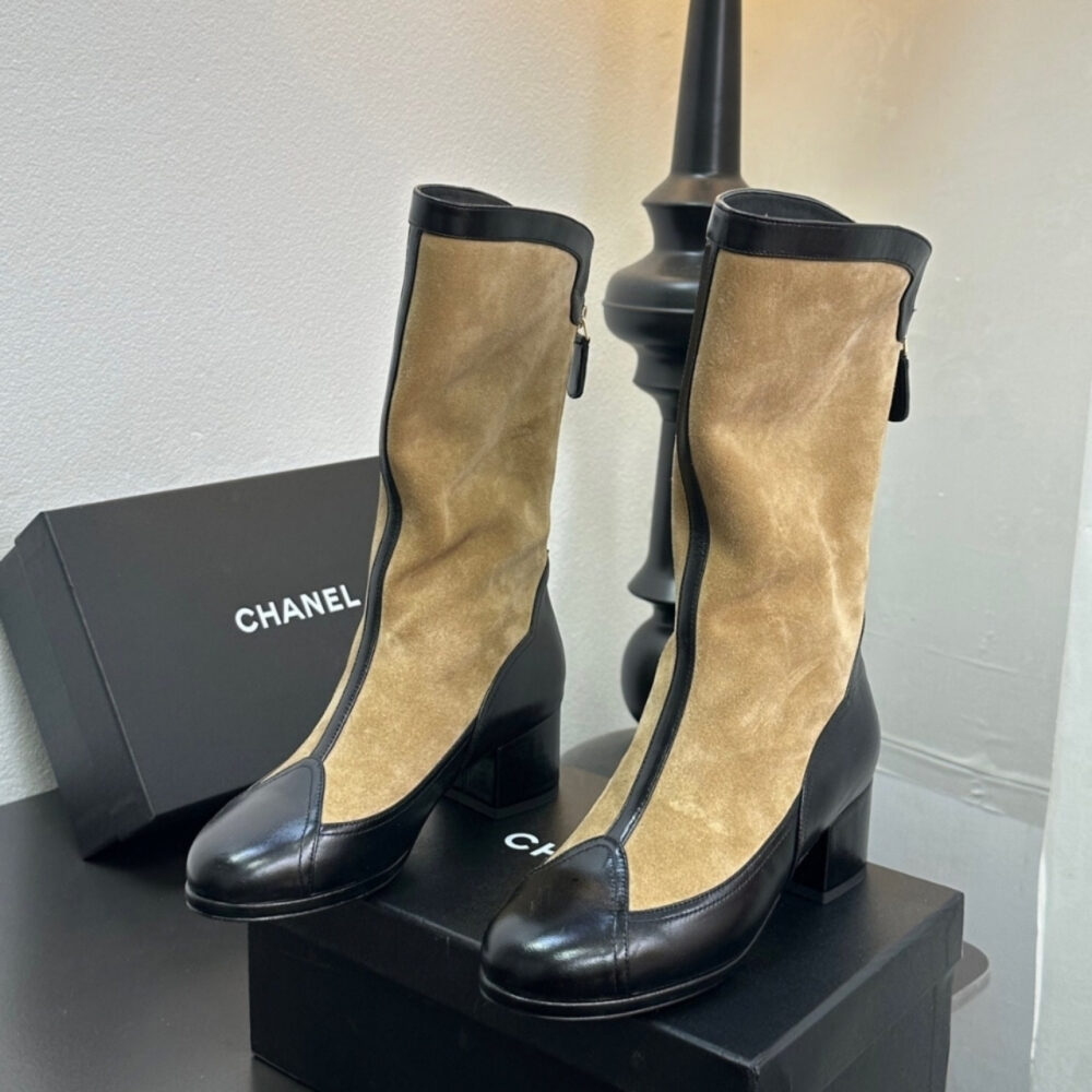 Chanel Métiers Dart High Boots Beige And Black G46591 B21103 U2030 - Image 4
