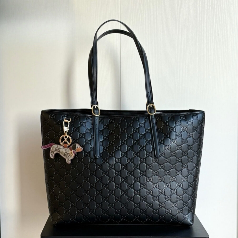 Gucci GG Emblem Large Tote Bag Black 37Cm 847455 AAFDV 1000 - Image 2