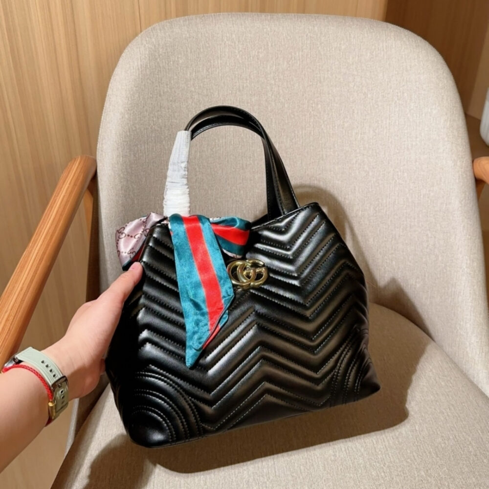Gucci Betty Mini Shopper Black 28Cm 847387 AAFA1 1000 - Image 3