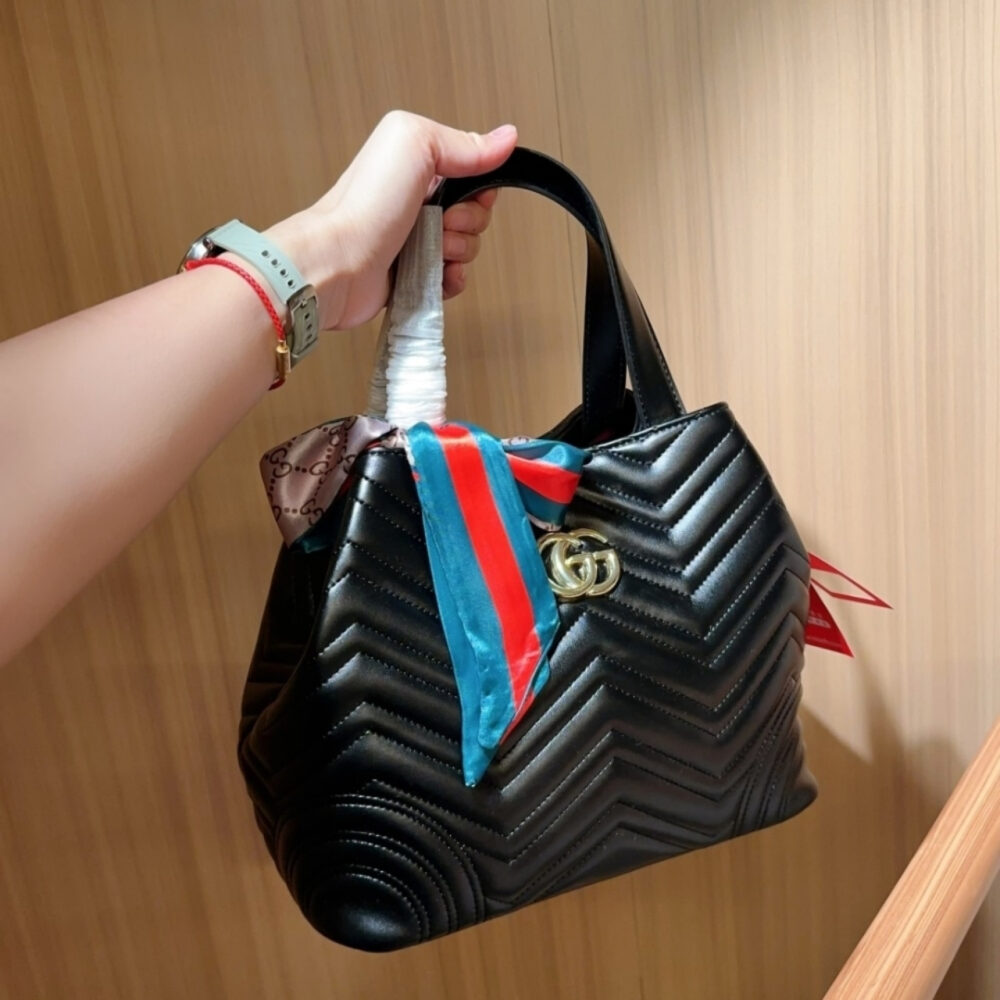 Gucci Betty Mini Shopper Black 28Cm 847387 AAFA1 1000 - Image 4