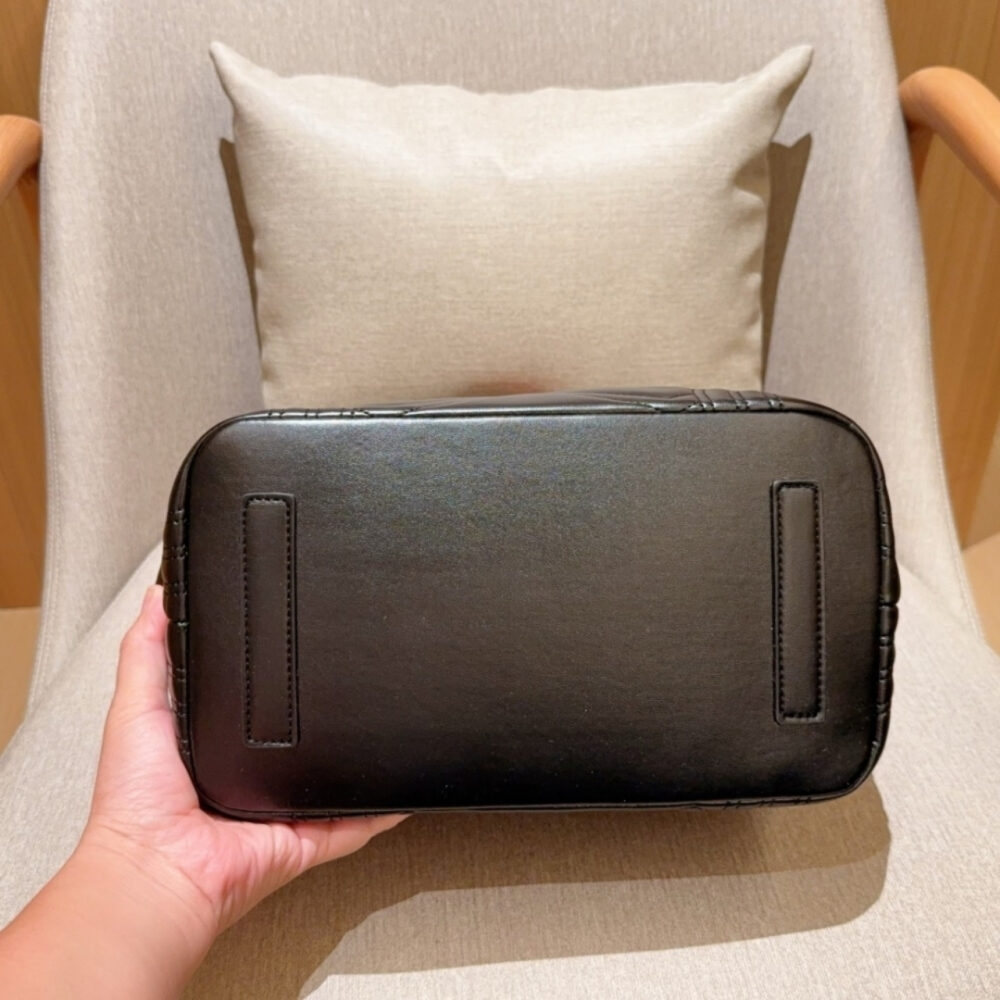Gucci Betty Mini Shopper Black 28Cm 847387 AAFA1 1000 - Image 6