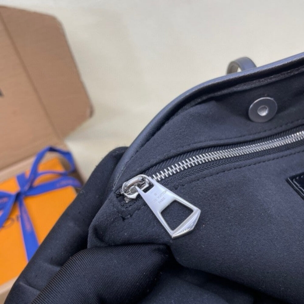 Super Vip 1:1 –  Louis Vuitton CarryAll Cargo Vibe PM Black 33Cm M24861 - Image 7
