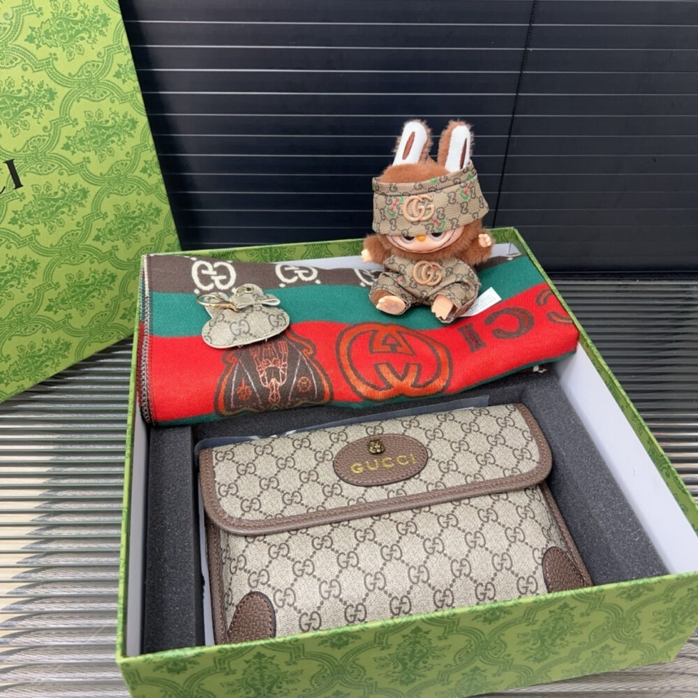 Gift set: Gucci Neo Vintage Belt Bag Beige 22Cm 493930 9C2VT 8745