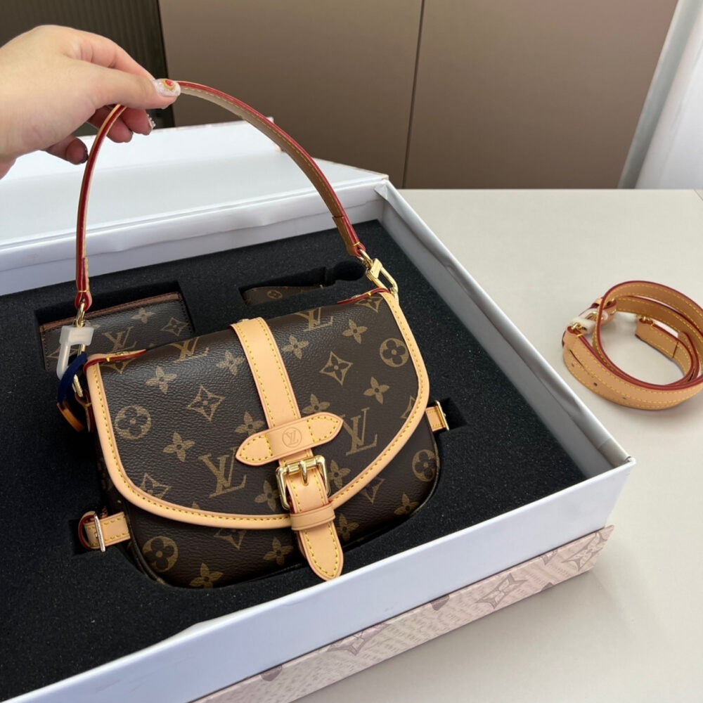 Gift set: Louis Vuitton Saumur BB Bag Monogram Brown 20Cm M46740 - Image 2