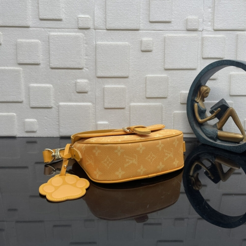Super Vip 1:1 – Louis Vuitton Montsouris Messenger Bag Yellow 20Cm M12694 - Image 5