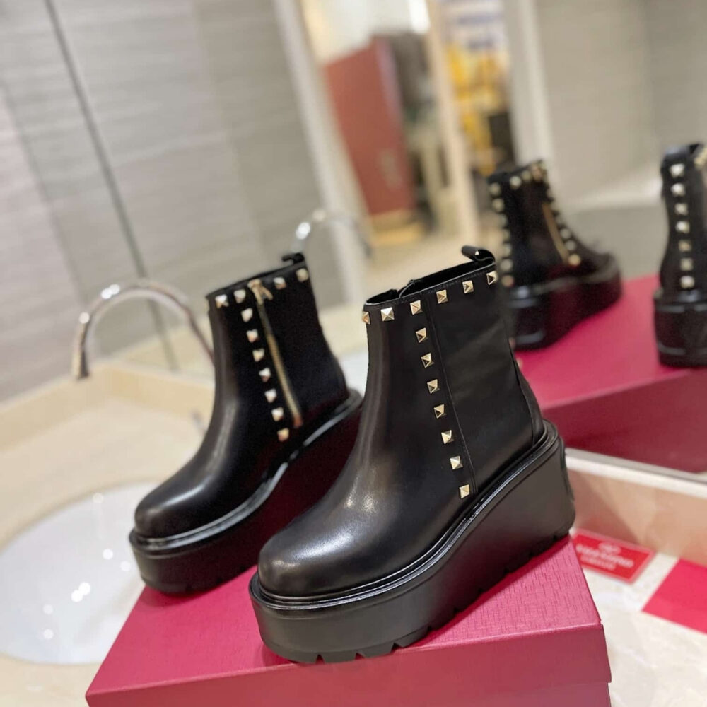 Valentino Garavani Uniqueform Ankle Boot Black 1W2S0CS0MMD 0NO - Image 3