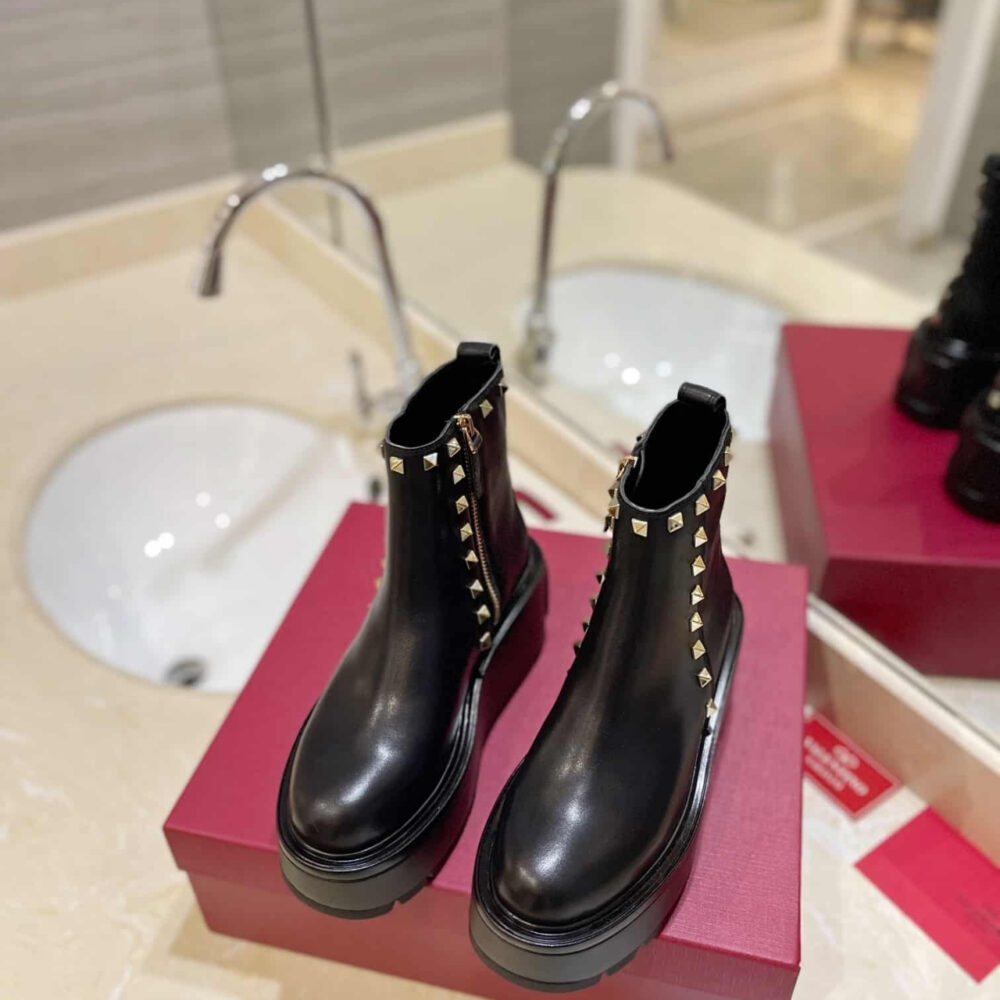 Valentino Garavani Uniqueform Ankle Boot Black 1W2S0CS0MMD 0NO - Image 4