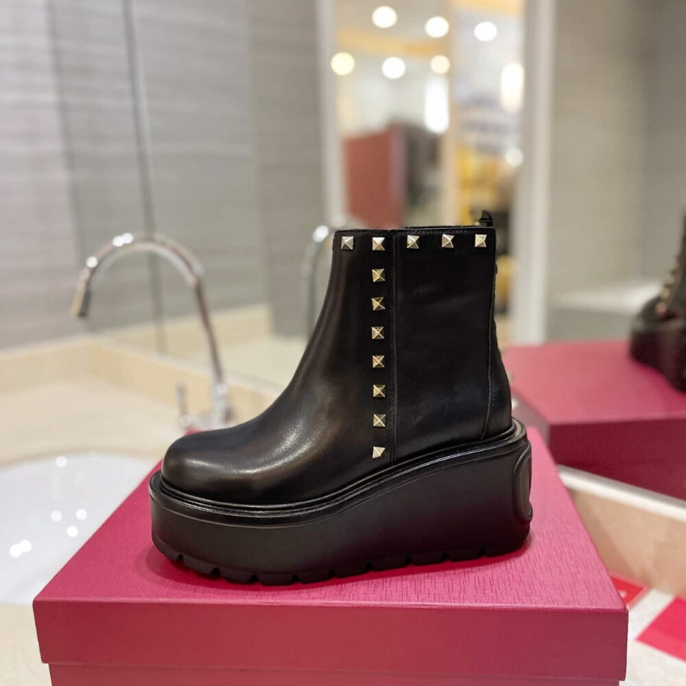 Valentino Garavani Uniqueform Ankle Boot Black 1W2S0CS0MMD 0NO - Image 5