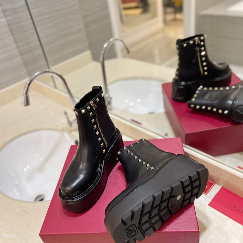 Valentino Garavani Uniqueform Ankle Boot Black 1W2S0CS0MMD 0NO - Image 6