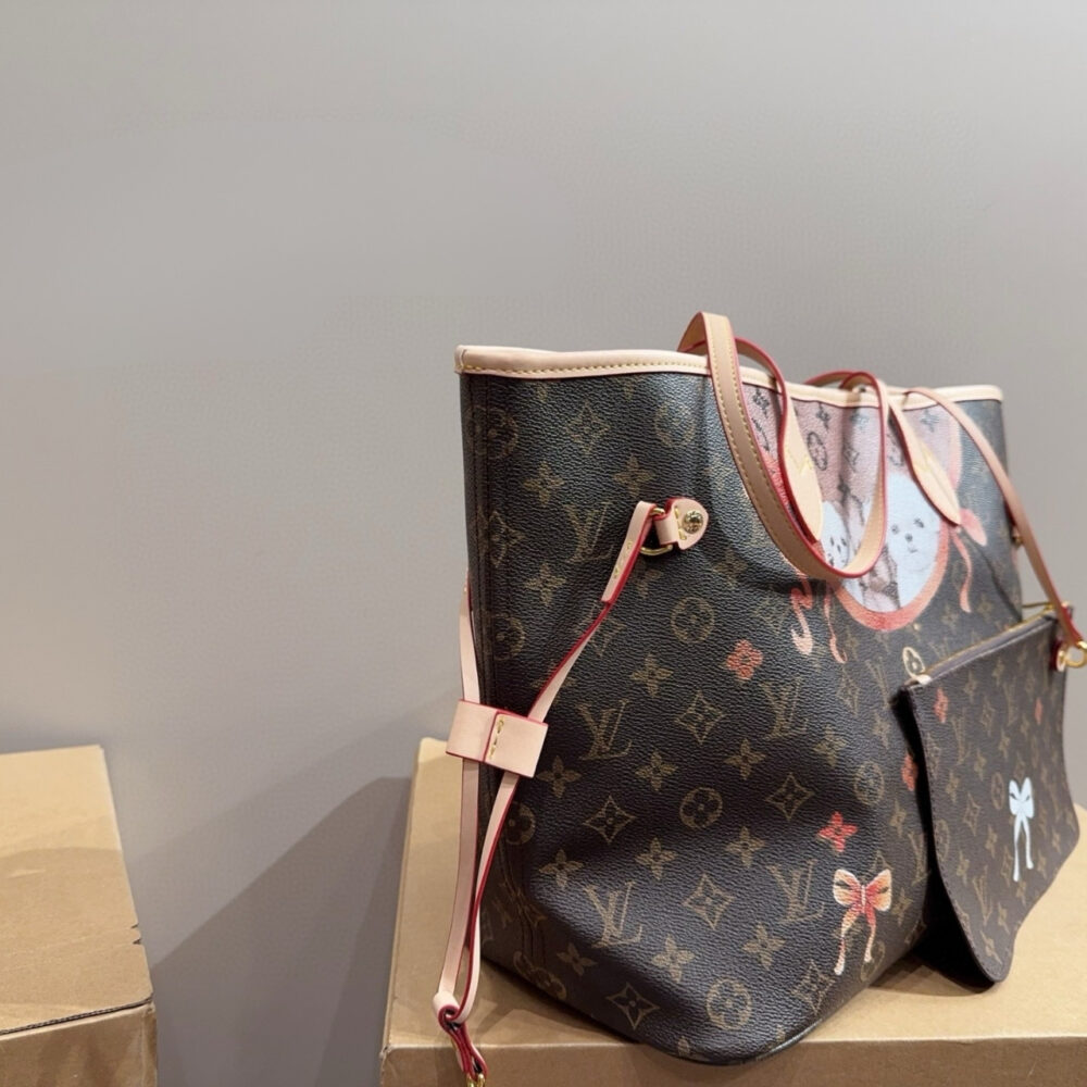 Louis Vuitton Neverfull MM Tote Monogram Canvas With Puppies 31Cm - Image 4