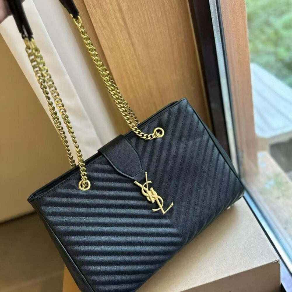 Saint Laurent Grain De Poudre Matelasse Chevron Large Monogram Shopping Bag Black 35Cm - Image 2