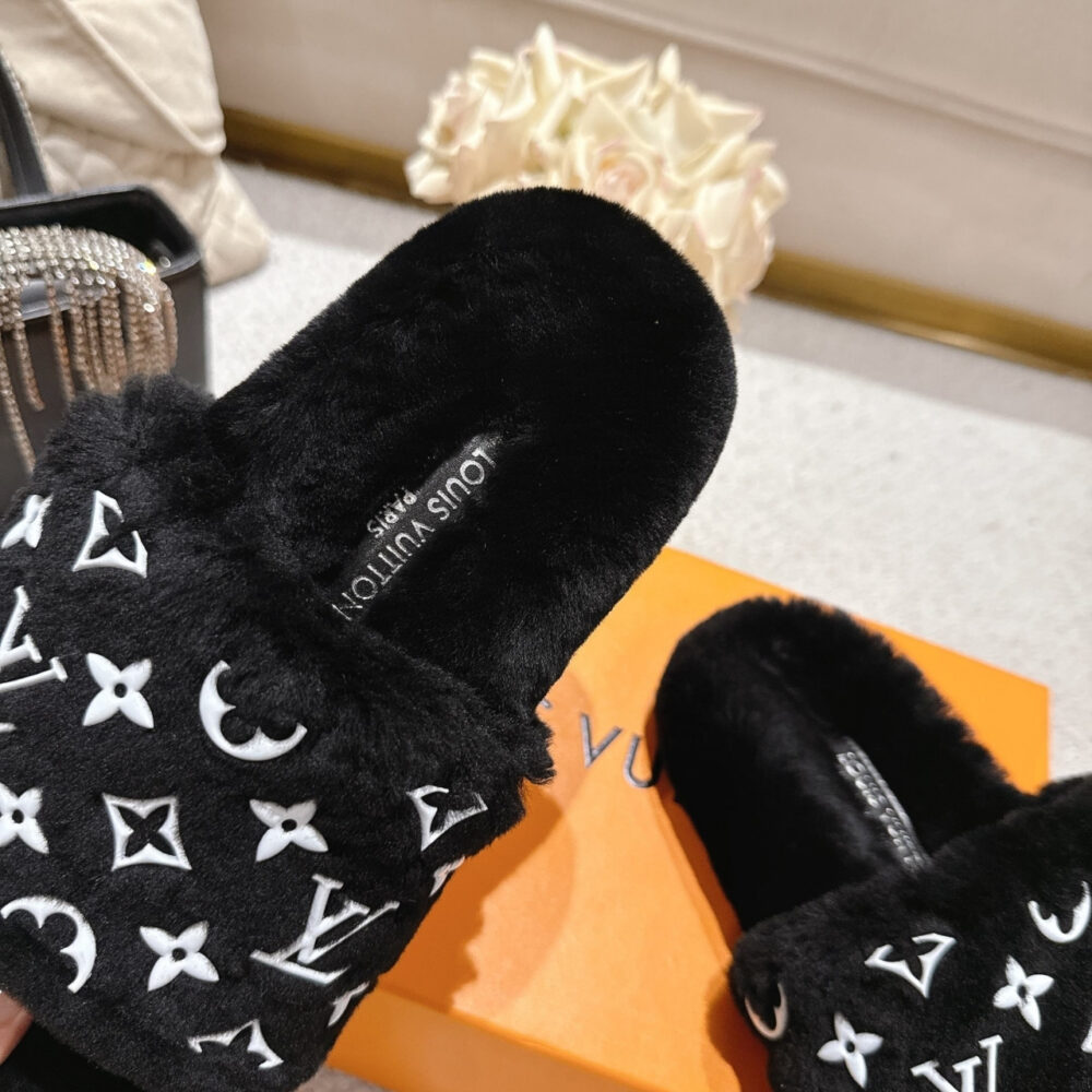 Louis Vuitton Shearling Slippers Black - Image 6