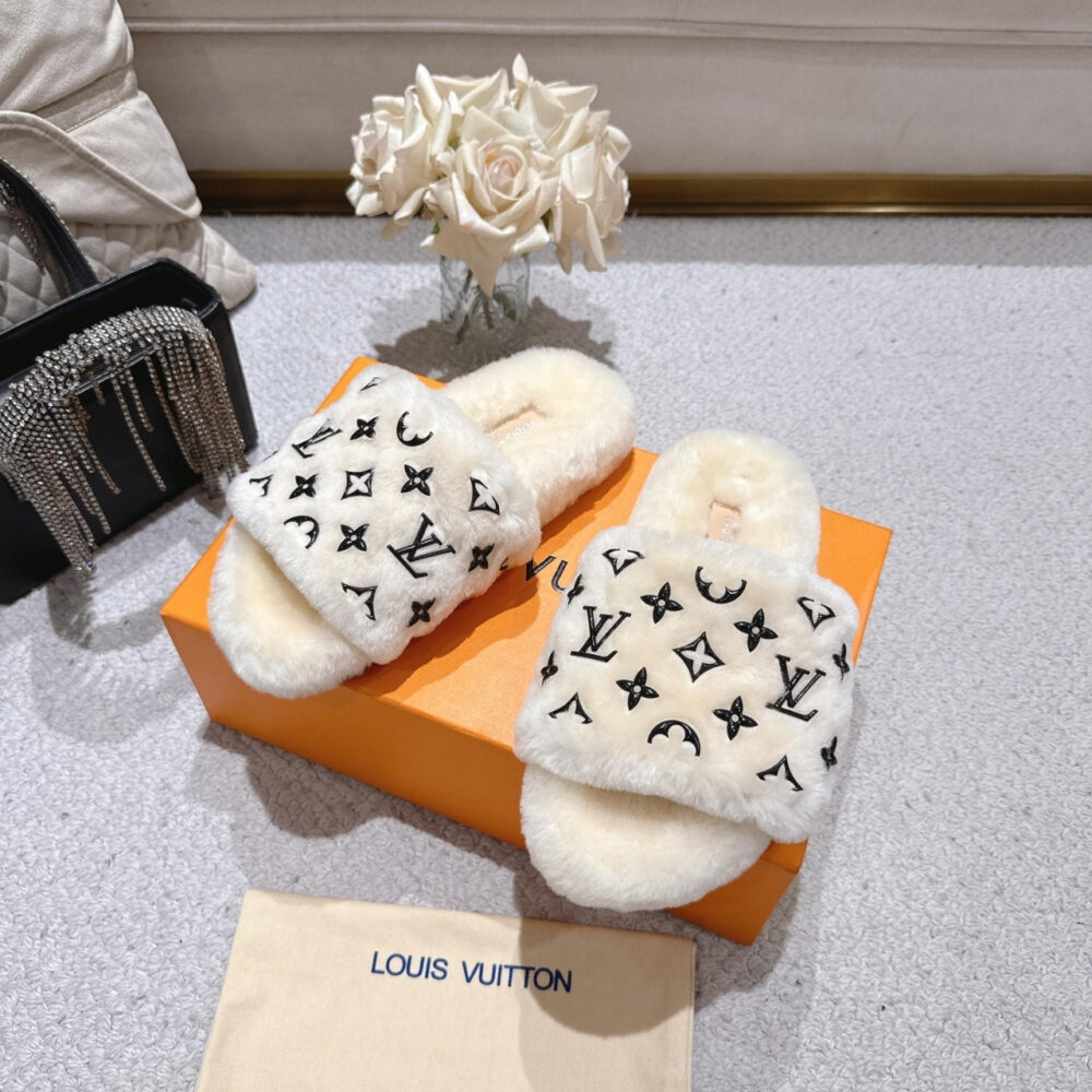 Louis Vuitton Shearling Slippers White - Image 2