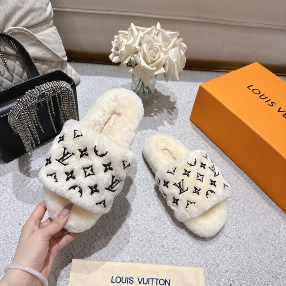Louis Vuitton Shearling Slippers White - Image 4