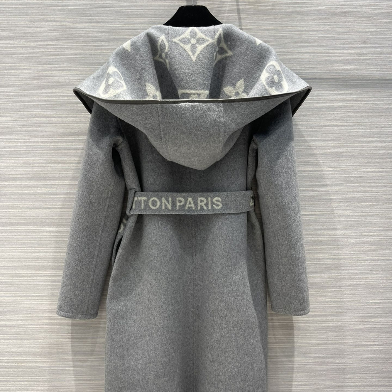 Louis Vuitton Belted Double Sided Hooded Wrap Coat Gray 1A92VF - Image 3
