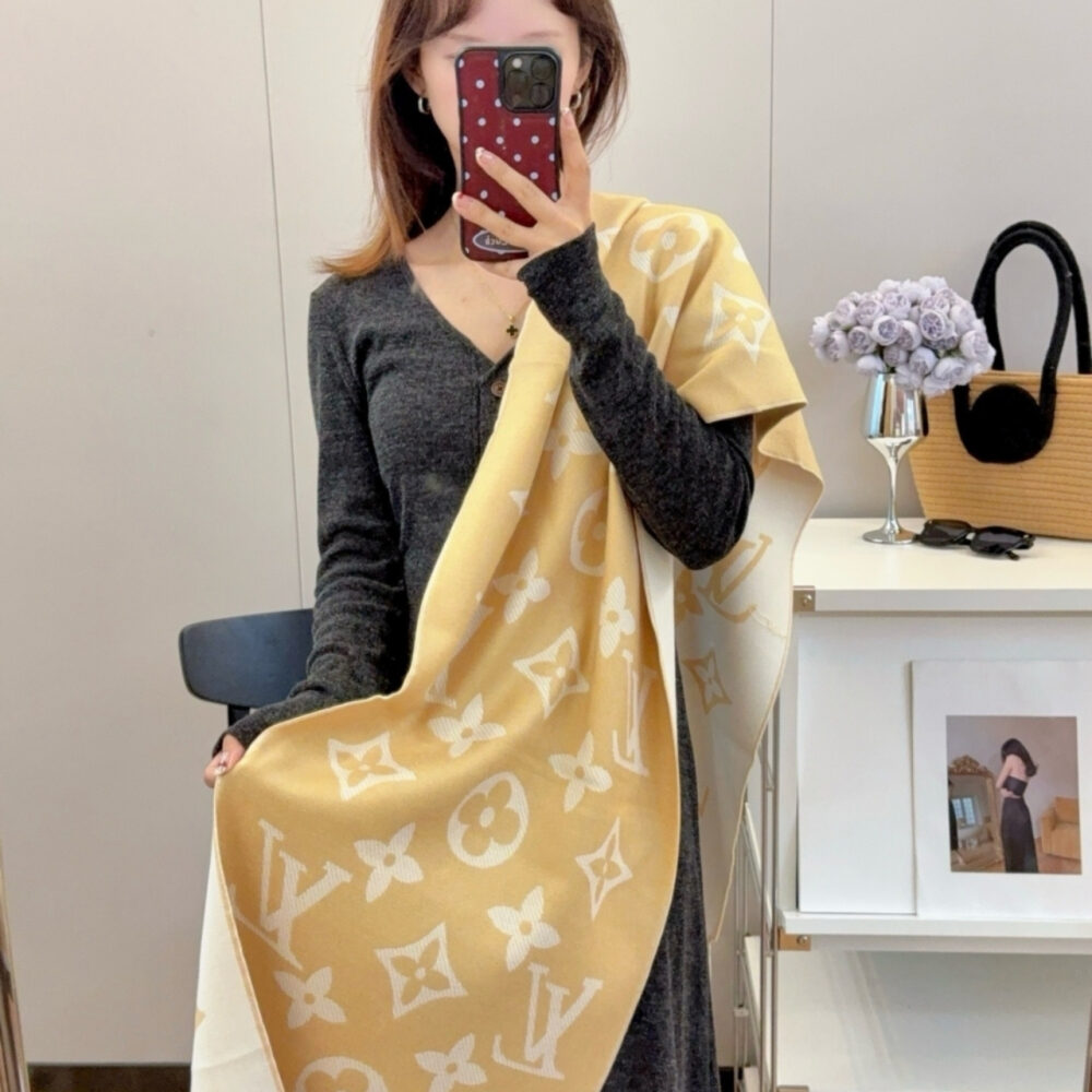Louis Vuitton LV Essential Scarf Beige 186Cm M77728 - Image 4