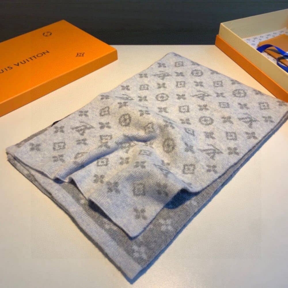 Louis Vuitton Cachecol Monogram Denim Scarf Light Grey 200Cm - Image 2