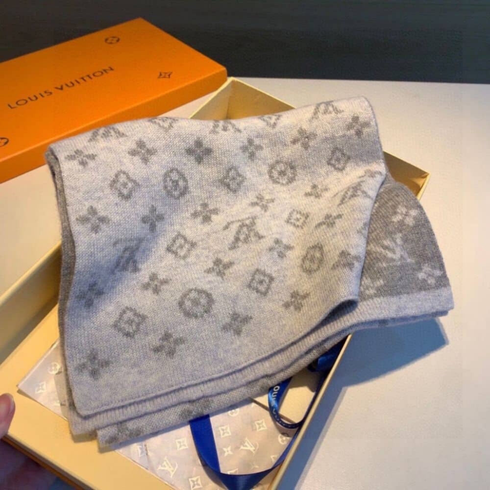 Louis Vuitton Cachecol Monogram Denim Scarf Light Grey 200Cm - Image 3