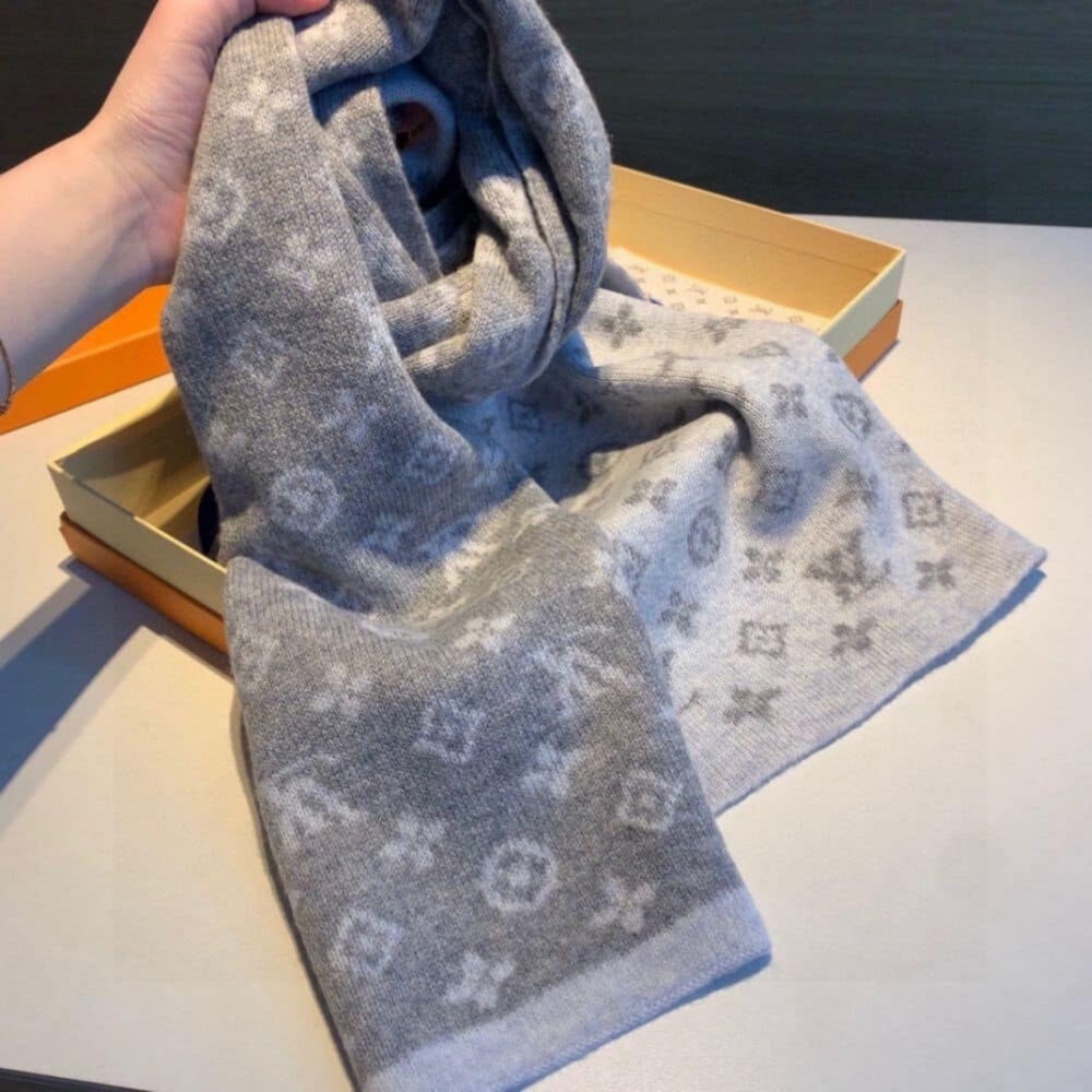 Louis Vuitton Cachecol Monogram Denim Scarf Light Grey 200Cm - Image 7