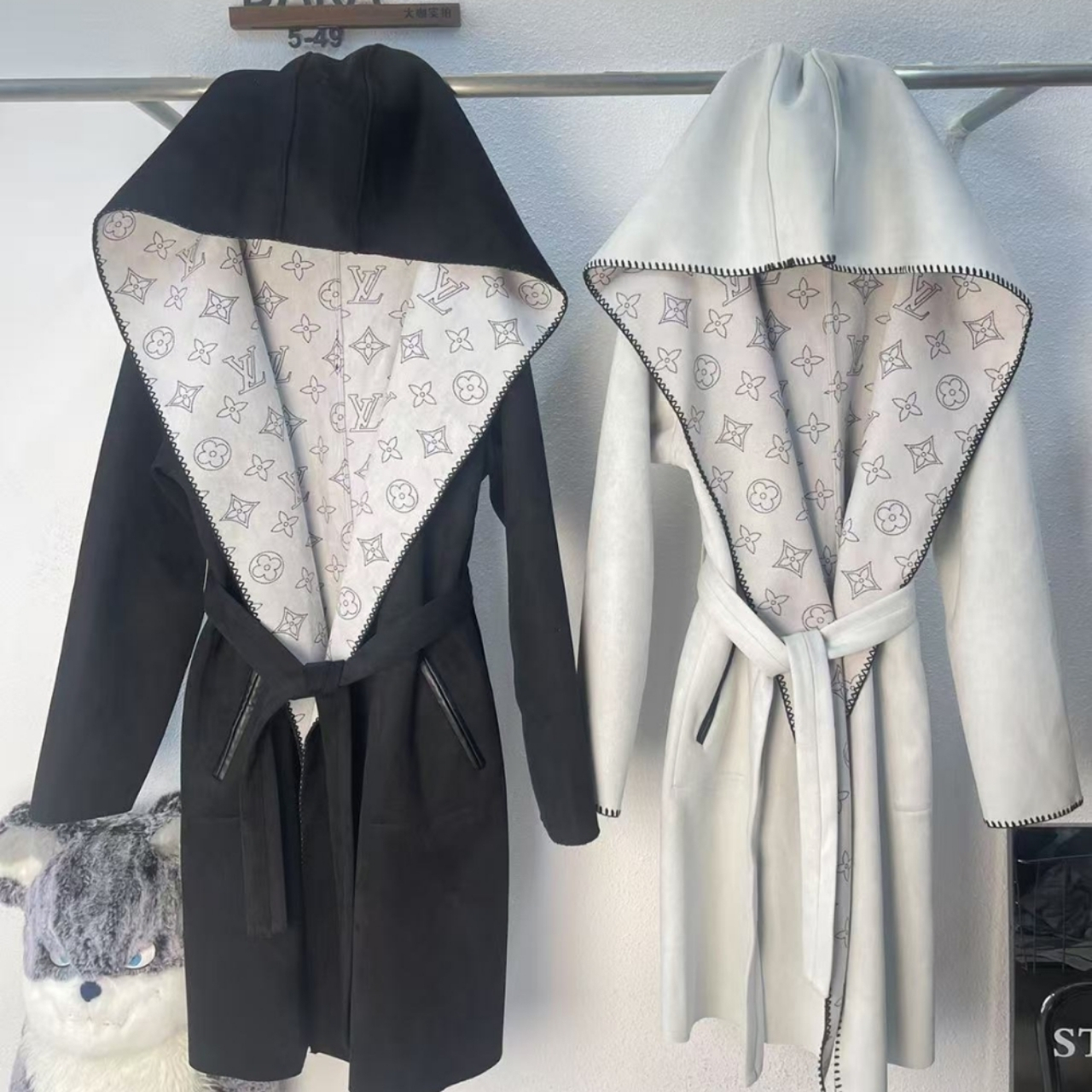 Louis Vuitton Reversible Mahina Monogram Wrap Coat Black - Image 3