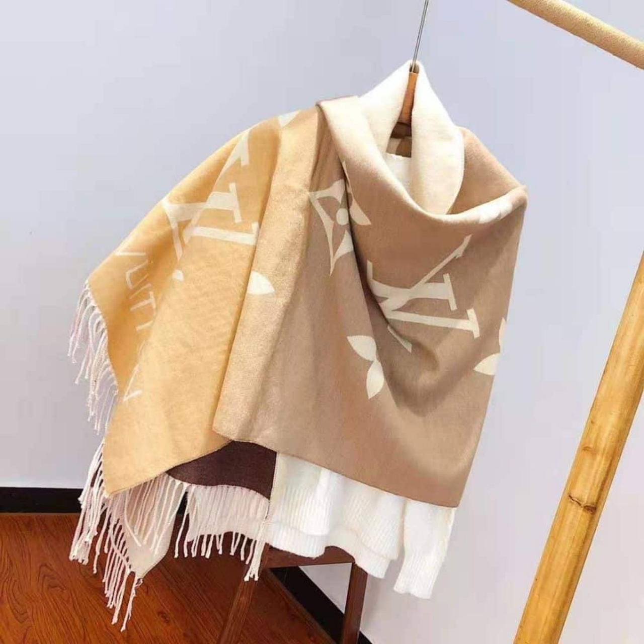 Louis Vuitton Reykjavik Gradient Scarf Brown 190Cm - Image 5