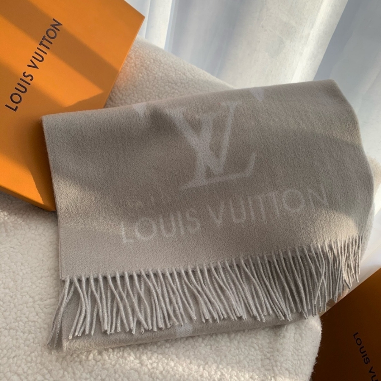 Louis Vuitton Reykjavik Scarf Grey 180Cm M78909 - Image 3