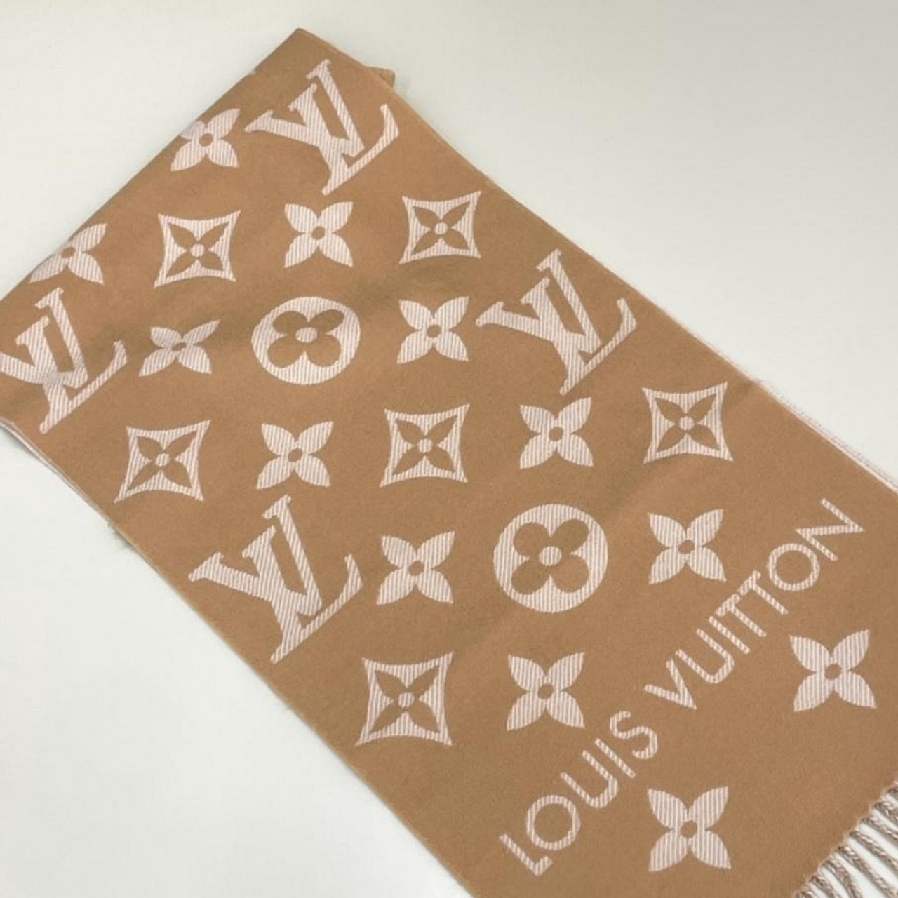 Louis Vuitton LV Essential Scarf Noisette 186Cm M78935 - Image 3