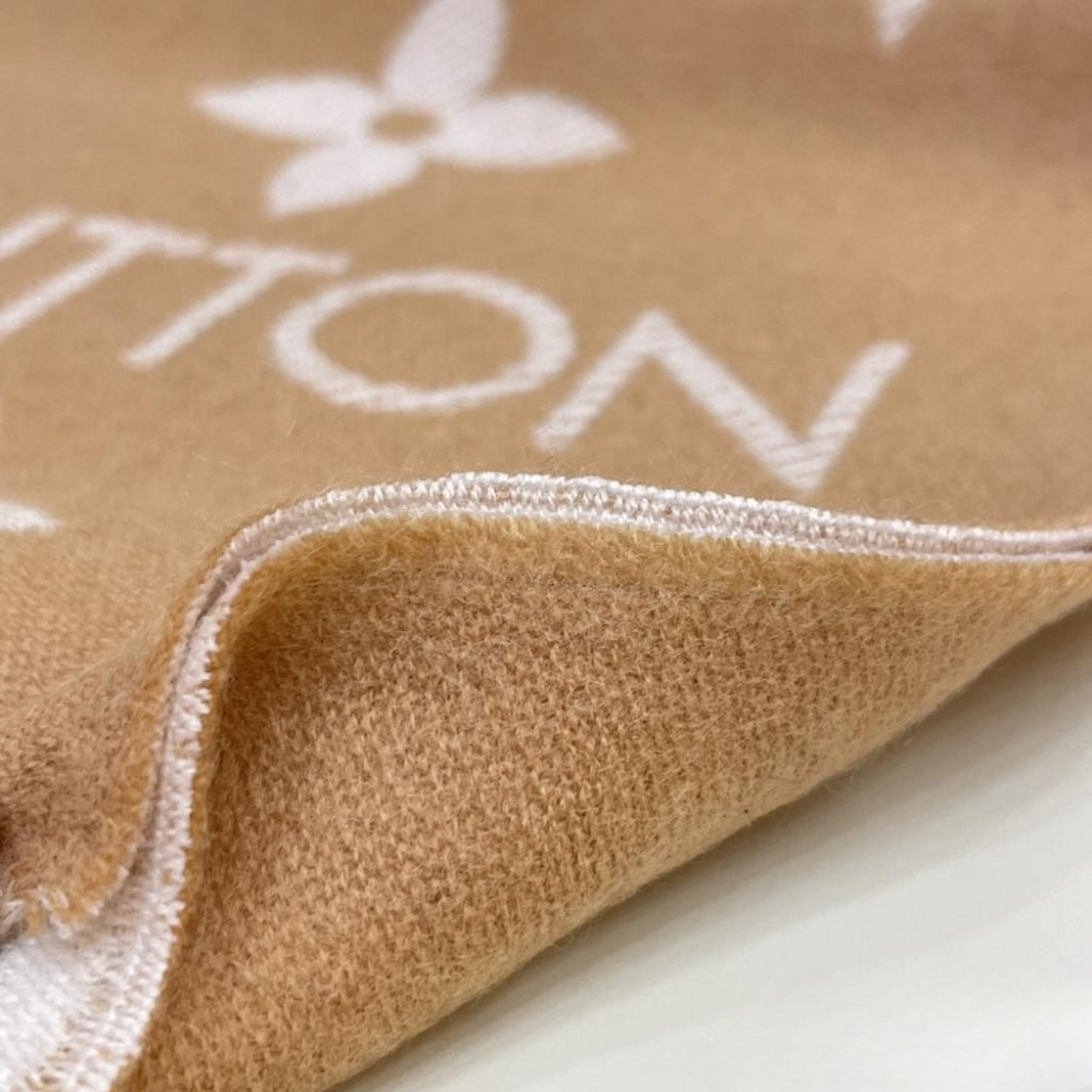 Louis Vuitton LV Essential Scarf Noisette 186Cm M78935 - Image 6