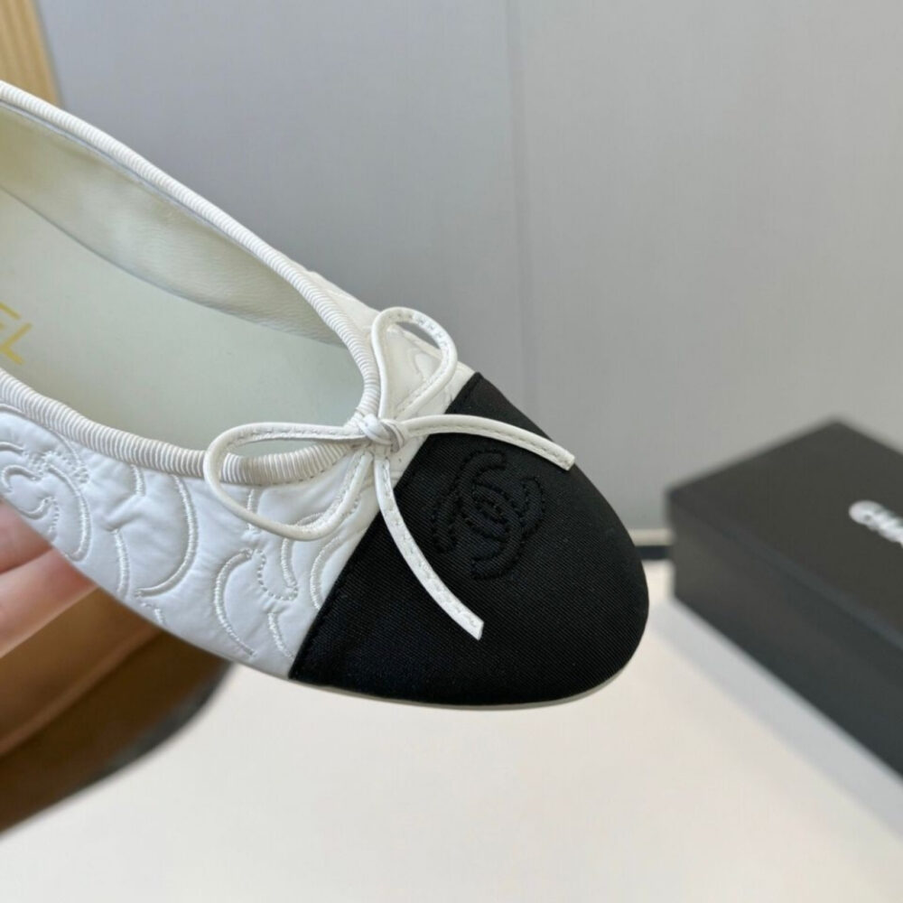 Chanel Ballet Flats Embroidered Fabric And Grosgrain White And Black G02819 B21026 U1898 - Image 6