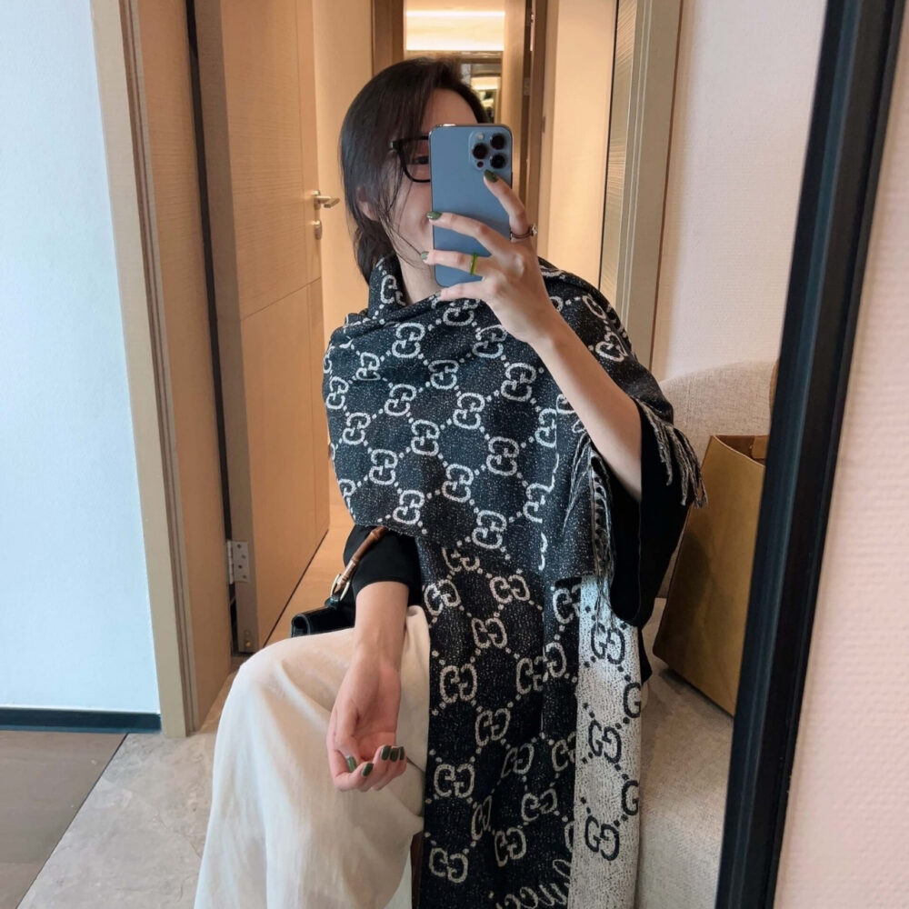 Gucci GG Jacquard Wool Scarf Black And White 90Cm - Image 3
