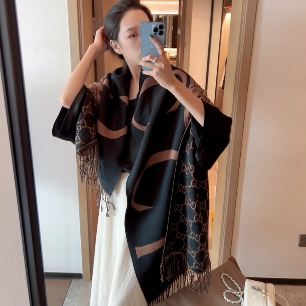 Gucci GG Jacquard Wool Scarf Brown And Black 90Cm - Image 4