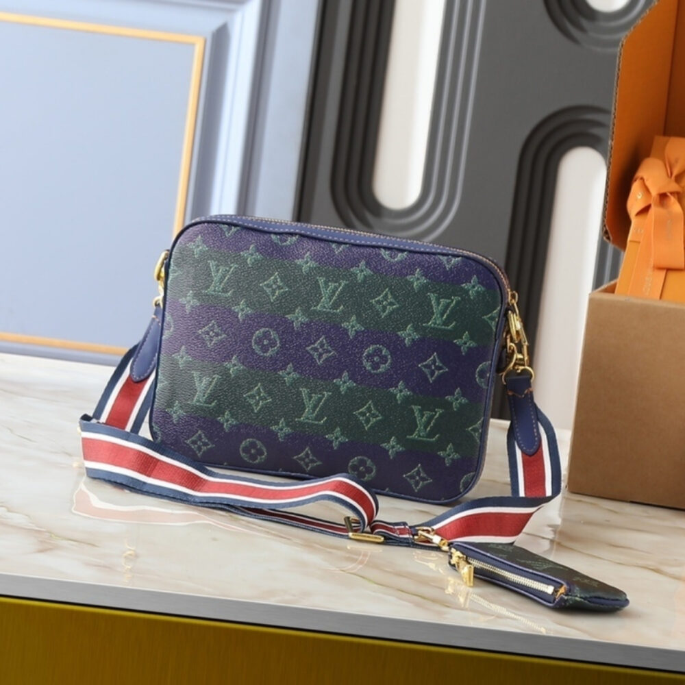 Louis Vuitton Trio Messenger Blue Stripes 25Cm M26026 - Image 4