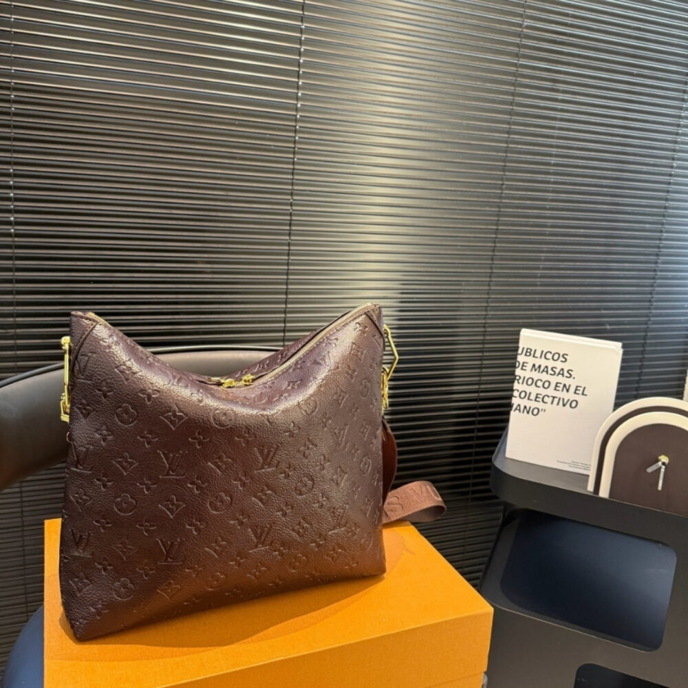 Louis Vuitton Coussin Hobo MM Chocolat 31Cm M12072 - Image 5