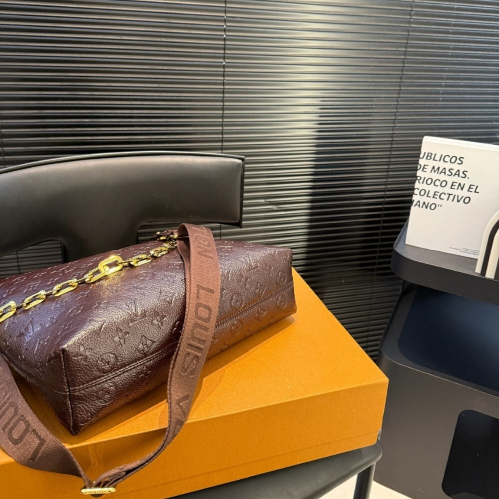 Louis Vuitton Coussin Hobo MM Chocolat 31Cm M12072 - Image 8