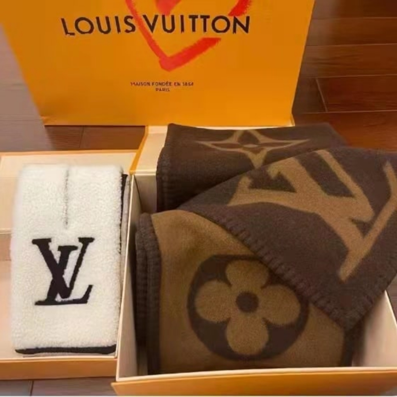 Louis Vuitton Sweet Dreams Scarf Brown 235Cm M77379 - Image 2