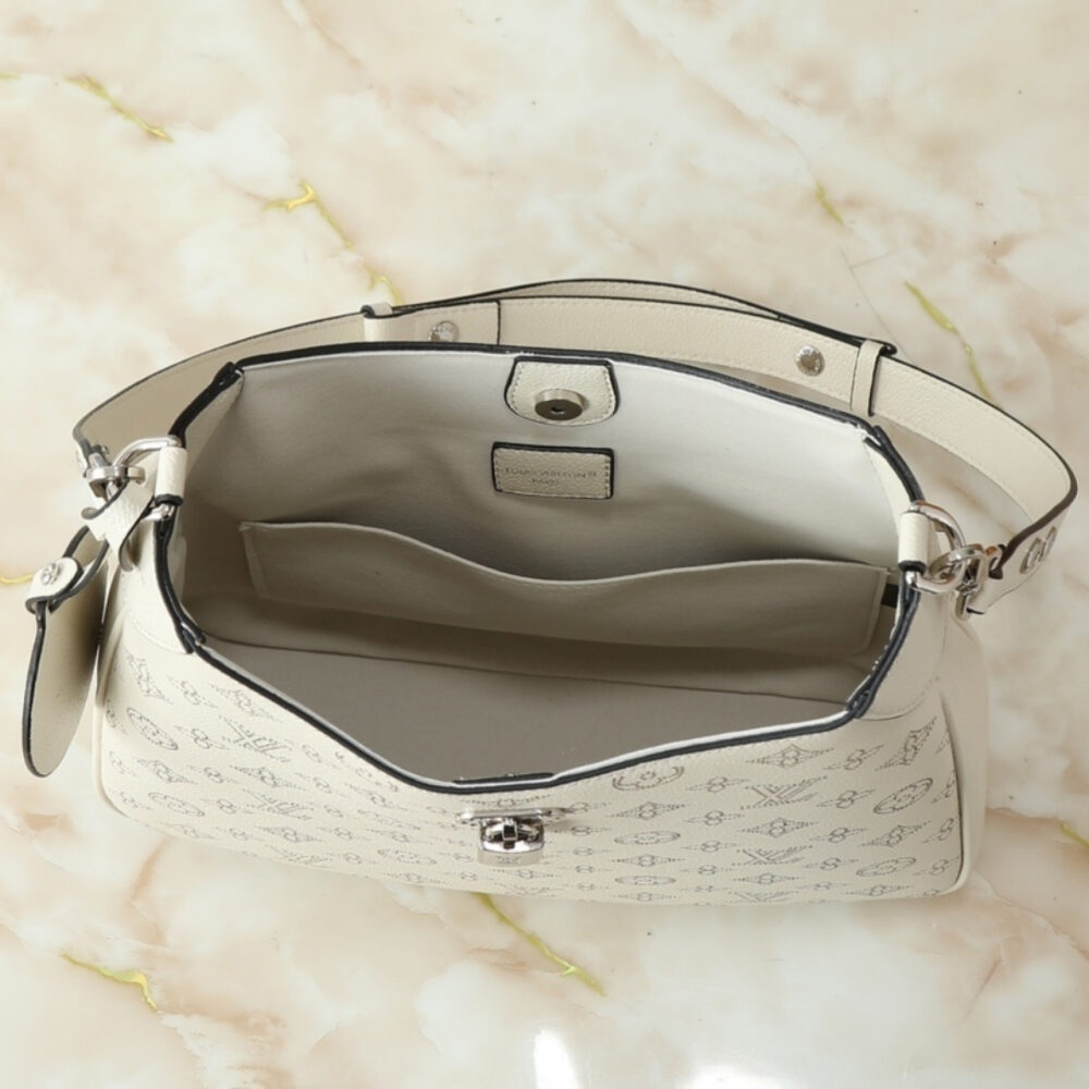 Louis Vuitton All Around MM White 28Cm - Image 6