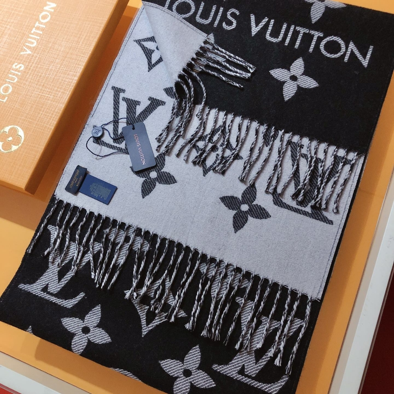 Louis Vuitton LV Monogram Essential Scarf Encre Black 186Cm M77853 - Image 2