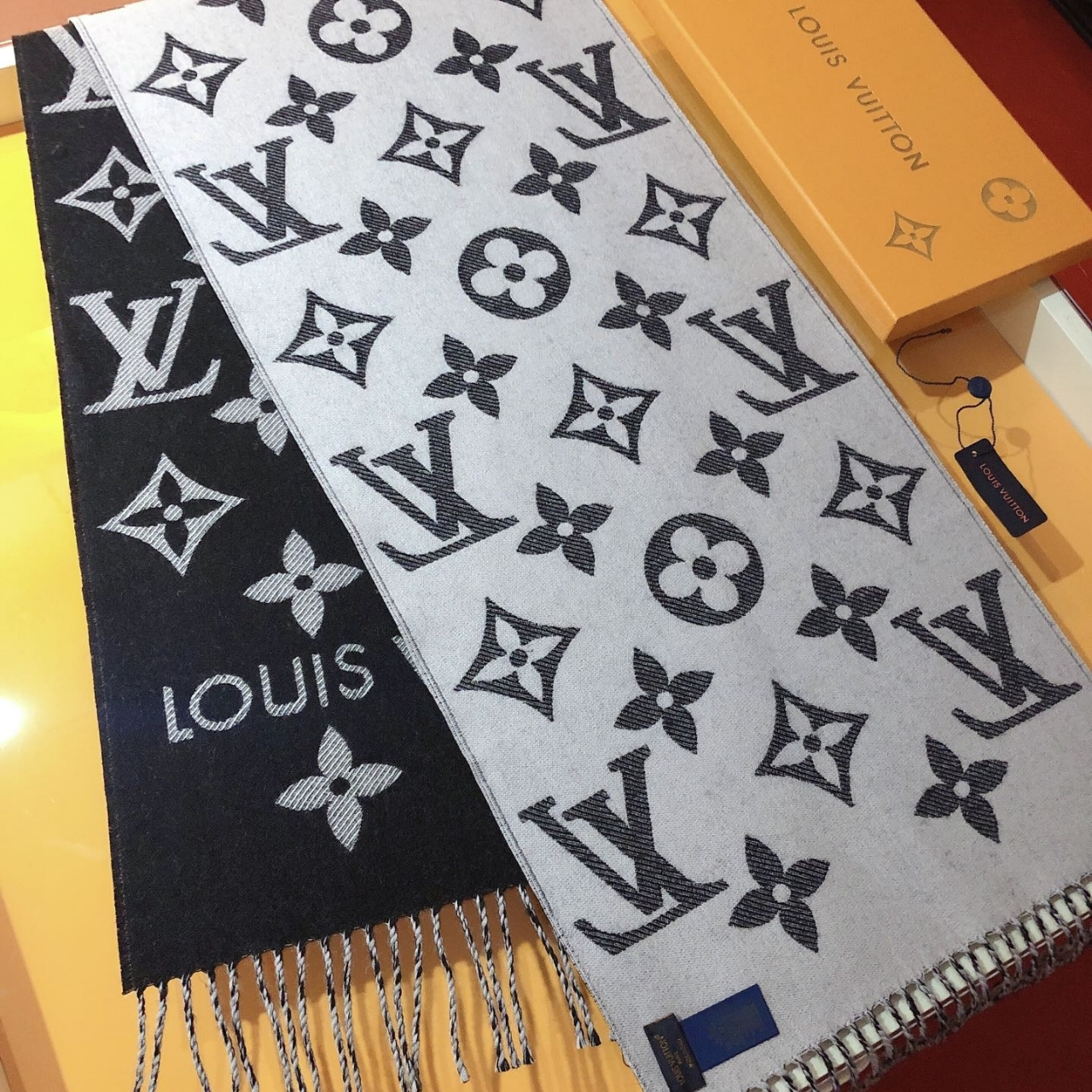 Louis Vuitton LV Monogram Essential Scarf Encre Black 186Cm M77853 - Image 4