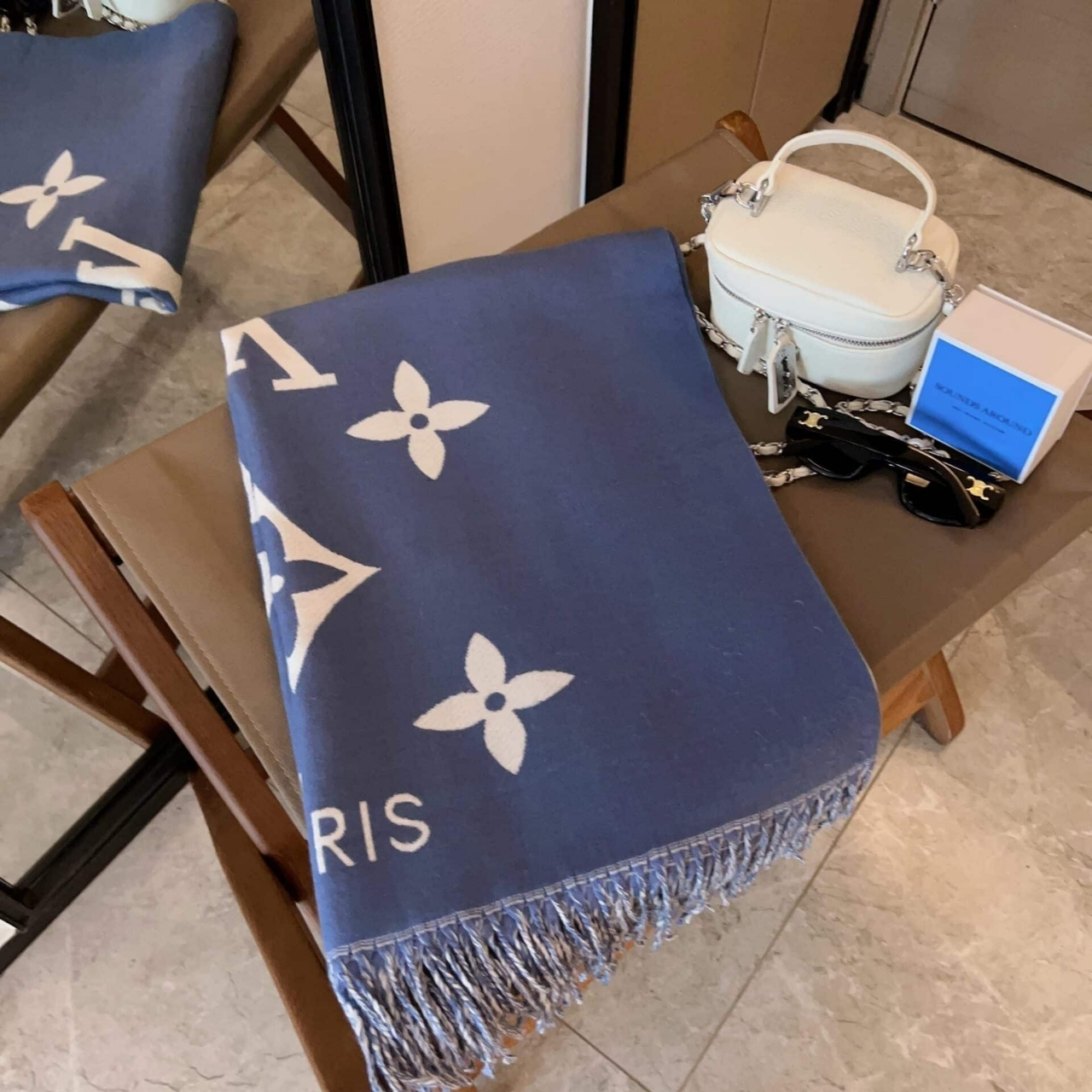 Louis Vuitton Reykjavik Scarf Blue 180Cm M77374 - Image 3