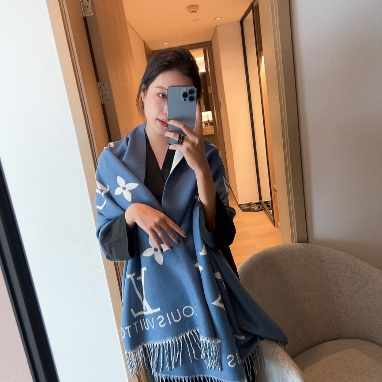Louis Vuitton Reykjavik Scarf Blue 180Cm M77374 - Image 4