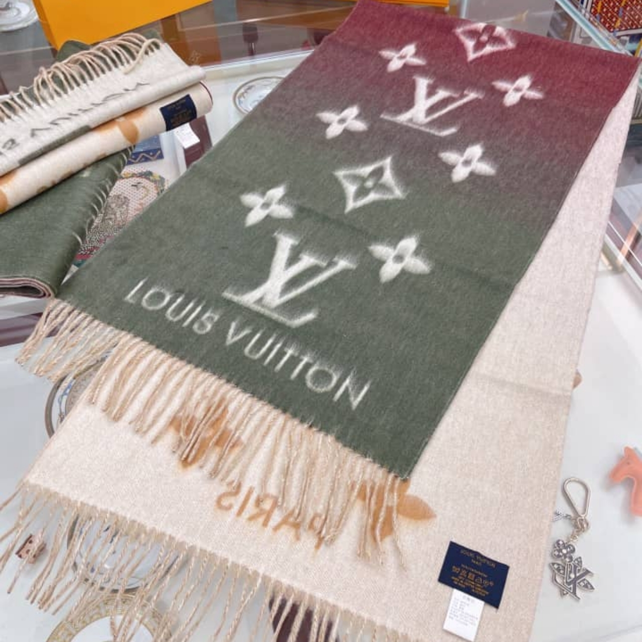 Louis Vuitton Reykjavik Gradient Scarf Multicolor 180Cm - Image 2