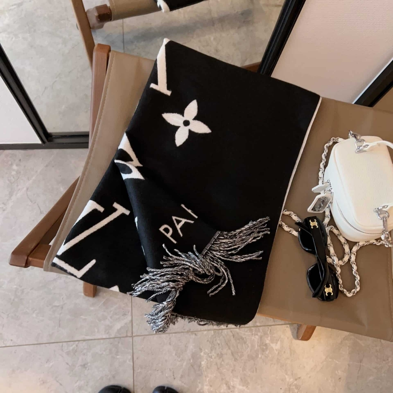 Louis Vuitton Reykjavik Scarf Black 180Cm M71040 - Image 2
